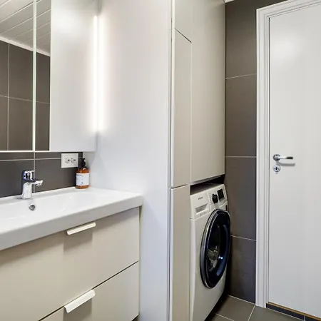 Guest house Solvangtoppen - 30 Min Fra Osl - Jacuzzi - 3 Soverom - 6 Senger Eina