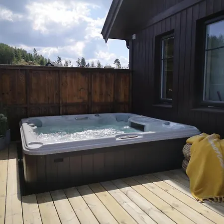 Solvangtoppen - 30 Min Fra Osl - Jacuzzi - 3 Soverom - 6 Senger 3* Eina