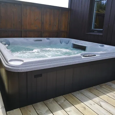 Solvangtoppen - 30 Min Fra Osl - Jacuzzi - 3 Soverom - 6 Senger Eina